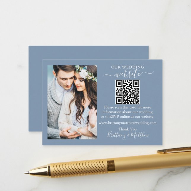 Wedding Website Minimalistisch QR Foto Dusty Blue Begleitkarte (Vorderseite/Rückseite Beispiel)