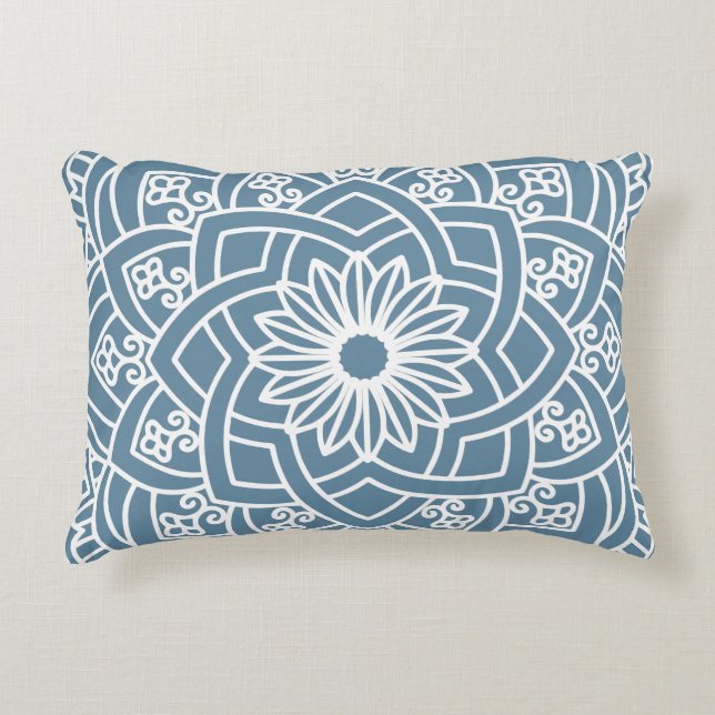 Wedgewood blaue und weiße BlumenMandala Dekokissen (Vorderseite)