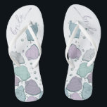WEDING SHOES | Modern Seashells Dusty Blue Lilac Flip Flops<br><div class="desc">Ein lustiges dusty blue und plum lilac seashell design. Handgeschriebene Kalligraphie, die Bride sagt - perfekt für die Braut am Strand für ihre Hochzeitsfeier am Strand. Design erstellt für TheBarefootBride™ durch © WhimsicalArtwork™. Das ist Teil einer Sammlung von Hochzeitsartikeln mit passendem Hochzeitszubehör, Babydusche und anderen Veranstaltungsartikeln. Kontaktieren Sie uns, wenn...</div>