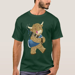 Wee Hamish Highland Kuh spielt Bagpipe T-Shirt