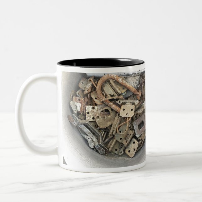 Wegfahren Zweifarbige Tasse (Links)