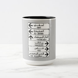Wegweiser, Marrakesch, Marokko Zweifarbige Tasse
