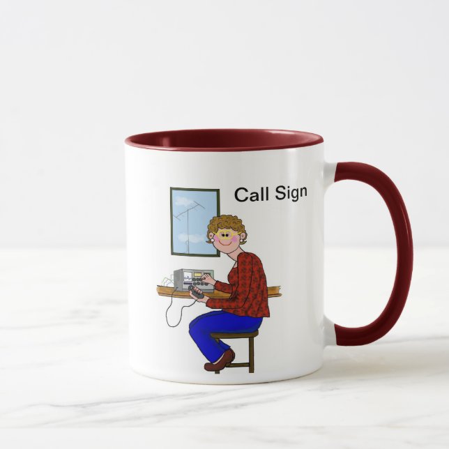 Weiblicher Schinken - kurzes hellbraunes Haar u. Tasse (Rechts)