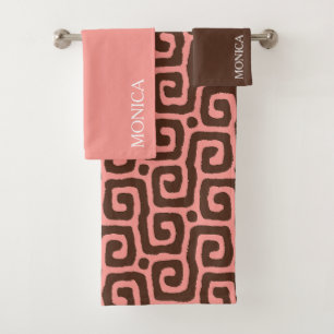 weibliches Rosa und braunes abstraktes Schriftname Badhandtuch Set