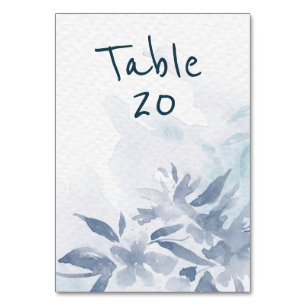 Weich blaue Aquarellfarben Blätter Hochzeitsempfan Tischnummer