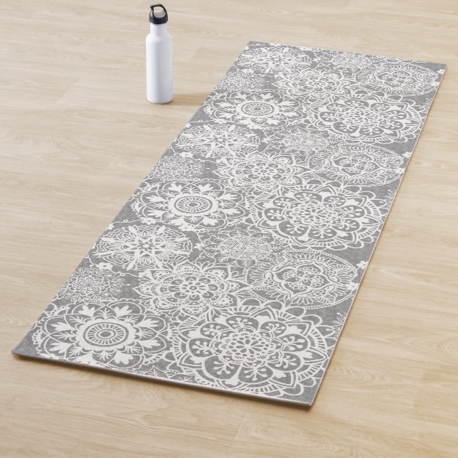 Weich-Grau-Weiß-Mandala-Muster Yogamatte (Beispiel)
