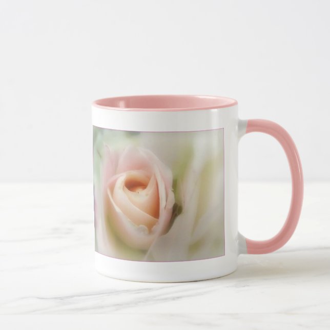 Weich rosa Rose in Vollblutgetränk Tasse (Rechts)