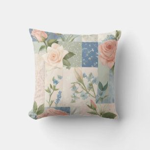 Weich zartes, blumenrosa und blaues Patchwork Kissen
