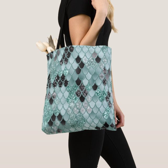 Weiche Aquamarine schwarze Meerjungenskala Glam #1 Tasche (Von Nahem)