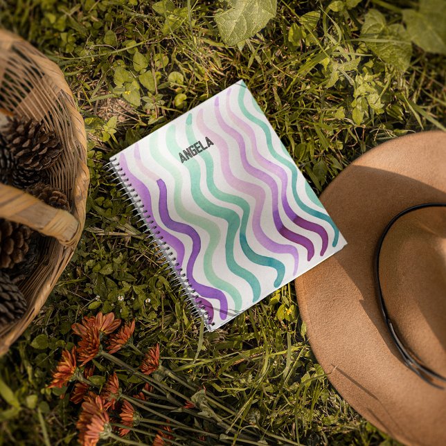 Weiche lila und grüne Wasserfarben Notizbuch (Von Creator hochgeladen)