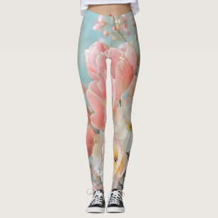 Weiche, pastellfarbene Frühlingsblumen Design Deli Leggings