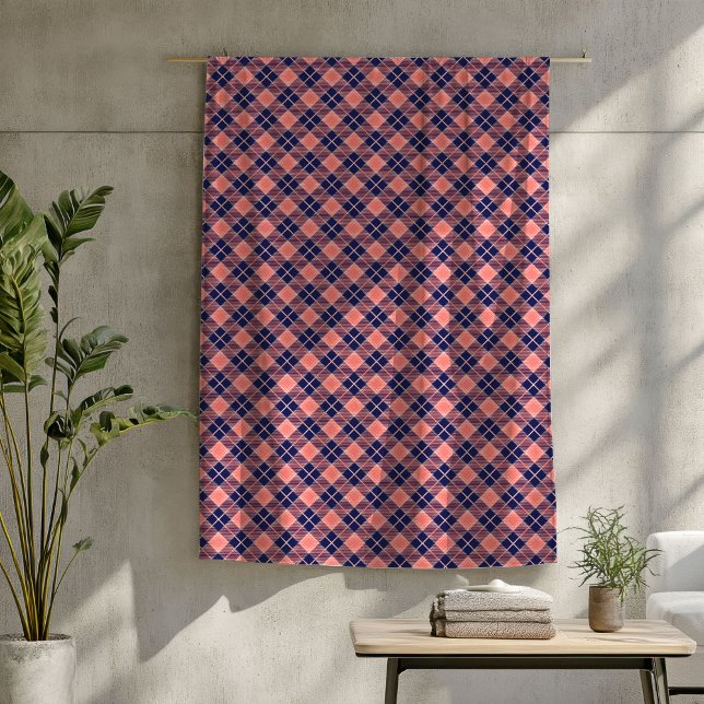 Weiche Tartanwurzel im Korallen- und Navy-Karo-Mus Fleecedecke (Soft Tartan Throw in Coral and Navy Check Pattern)