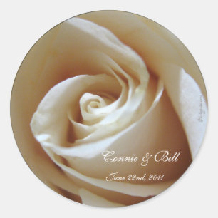 Weiche, weiße Rose, kundenspezifische Hochzeitsknö Runder Aufkleber