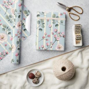 Weiches Blau gestreift floral Geschenkpapier