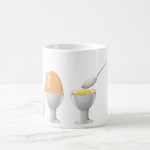 Weichgekochtes Ei in Tasse mit silbernem Löffel