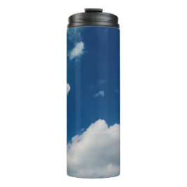 Weichheit gegenüber den Wolken Thermosbecher