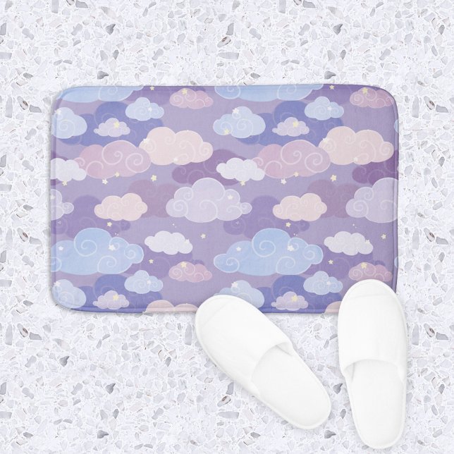 Weichteilwolken und Sternenmuster Badematte (Whimsical Purple Clouds & Sky Pattern Bath Mat)