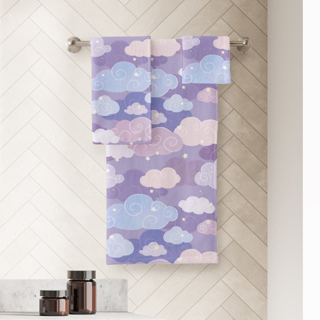 Weichteilwolken und Sternenmuster Badhandtuch Set (Whimsical Purple Sky & Clouds Pattern Bath Towel Set)