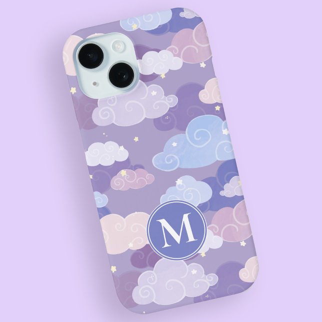 Weichteilwolken und Sternenmuster Case-Mate iPhone Hülle (Whimsical Purple Sky & Clouds Pattern iPhone Case with Personalized Monogram)