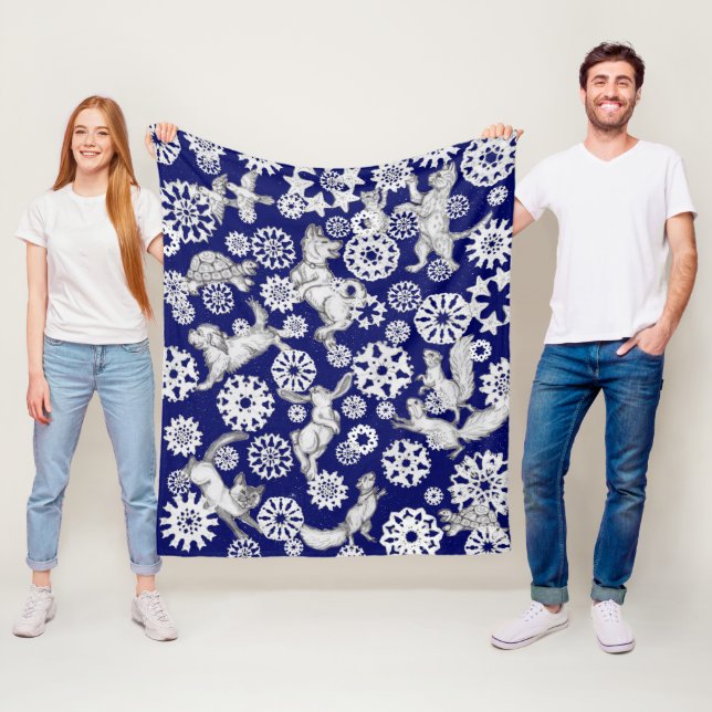 Weihnachten Blaue weiße Tiere & Schneeflocken Urla Fleecedecke (Beispiel)