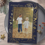 Weihnachten Botanisch | Foto Navy Blue und Gold Folien Feiertagskarte<br><div class="desc">Elegante Weihnachtskarten mit einem senkrechten Foto,  gerahmt durch goldene Blumendetails. Dunkelblau mit Akzenten aus metallischer Folie. Herzliche Wünsche!</div>