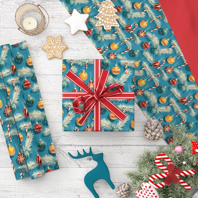 Weihnachten: Candy Canes & Ornaments Geschenkpapier (Von Creator hochgeladen)
