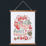 Weihnachten Chanukah hanukkka Wand Kunst Wandteppich Mit Holzrahmen<br><div class="desc">Es ist eine Urlaubsmaske mit dieser niedlichen Holly Jolly Vibes & Happy Challah Days lustige,  maßgeschneiderte moderne Wall Art. Funky Rottöne,  Rosa und Grüntöne mit Weihnachten und Chanukah oder Hanukkah Icons,  Menorah,  dreidel,  Weihnachtsbaum,  Strumpf,  Lichter,  Jewish Star von David und Bonbon.</div>