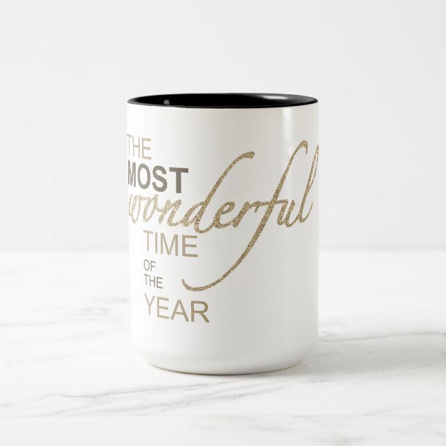 Weihnachten: "Die wunderbarste Zeit des Jahres " Zweifarbige Tasse (Mittel)