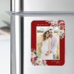 Weihnachten Elegantes Foto Magnet<br><div class="desc">Weihnachten Elegantes Foto Magnet. Feiern Sie diese festliche Saison mit unserem eleganten, eleganten Weihnachtsgeschenk-Foto Magnet. Dieser handbemalte Foto-Magnet präsentiert eine erlesene Mischung aus cremefarbenen Blume, roten Beeren und grünen Botanischen Stoffen, die alle Set gegen eine Auswahl an roten, dunkelgrünen oder schwarzen Hintergründen bieten. Ideal für diejenigen, die die Schönheit der...</div>