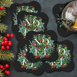 WEIHNACHTEN Greenery Holiday Black Untersetzer<br><div class="desc">Das Wort WEIHNACHTEN unter den Blätter und Beeren auf schwarzem Hintergrund (oder in beliebiger Farbe),  diese Untersetzer sind elegant für jeden Weihnachtsfeiertag. PASSENDE Artikel in unserem Geschäft.</div>