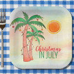 Weihnachten im Juli Palm Trees Party Pappteller<br><div class="desc">Feiern wir Weihnachten im Juli mit einer GRILLEN oder einem Party! Laden Sie Ihre Familie und Freunde zu Weihnachten ein und dekorieren Sie es mit den Tellern aus dem Inselstil mit handgezeichneten Palmen, die mit Lichtern auf Aquarellfarben geschmückt sind. Weil wir unsere eigenen Kunstwerke erstellen, werden Sie dieses exakte Bild...</div>