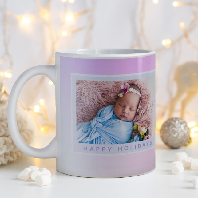 Weihnachten Iridescent Pastel Foto Happy Holiday Kaffeetasse (Happy Holiday baby photo gift with a purple blue ombre background.)