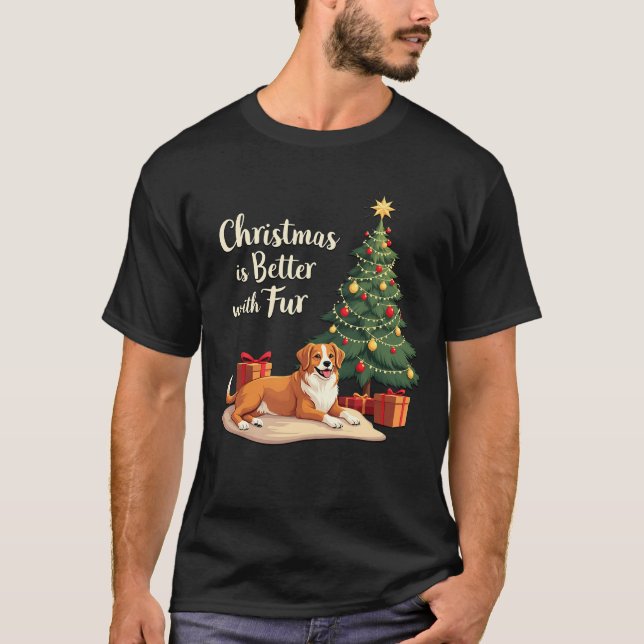 Weihnachten ist besser mit Pelztieren, die länger  T-Shirt (Vorderseite)