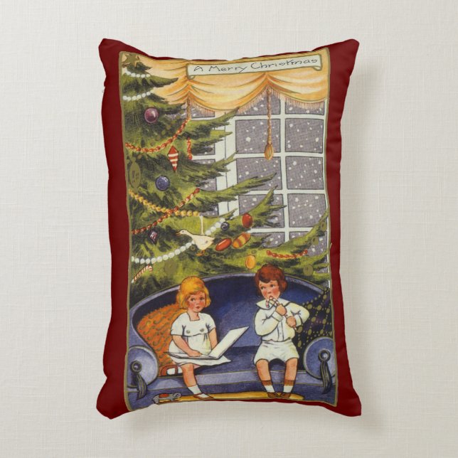Weihnachten, Kinder auf einer Couch sitzen Dekokissen (Vorderseite(Vertikal))