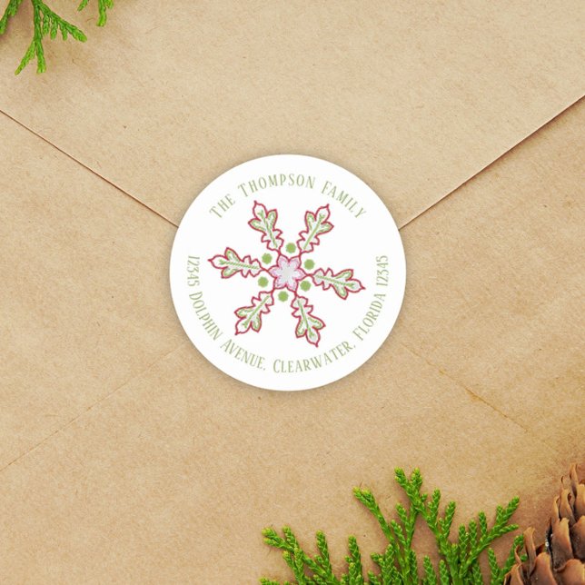 Weihnachten Moderne Niedliche Rücksendeadresse Sch Runder Aufkleber (Whimsical red and green Christmas snowflake circle return address label. )