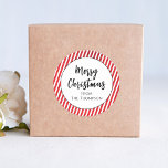 Weihnachten Niedliche Fotocollage Simple Newspapie Runder Aufkleber<br><div class="desc">Dieses Design bietet Weihnachtsfeiertage niedliches,  minimalistisches Gastgeschenk,  lustige klassisch gestreifte Streifen Streifen,  Bonbonstreifen rot weiß,  niedliche whimsical Typografie Text Schriftart,  chic festliche bunt Xmas,  stilvolle Kalligraphie-Drehbuch Familienname,  trendige minimalistische moderne Stil,  einfache Weihnachtsaufkleber,  Weihnachtsfeiertagsvorräte</div>
