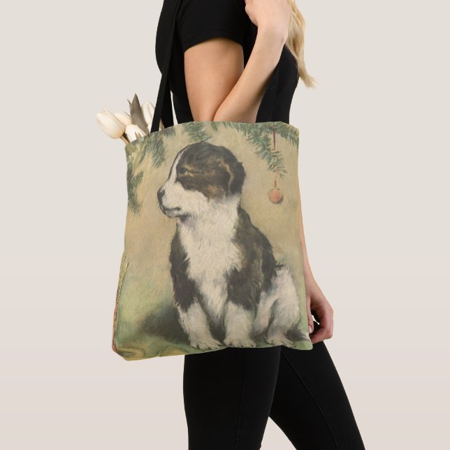 Weihnachten, Niedlicher Welpe unter Weihnachten Tasche (Von Nahem)