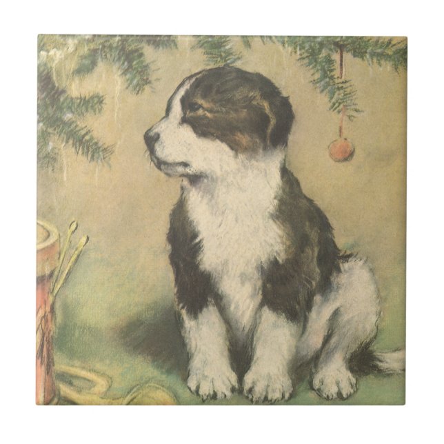 Weihnachten, Niedlicher Welpe unter Weihnachtsbaum Fliese (Vorderseite)