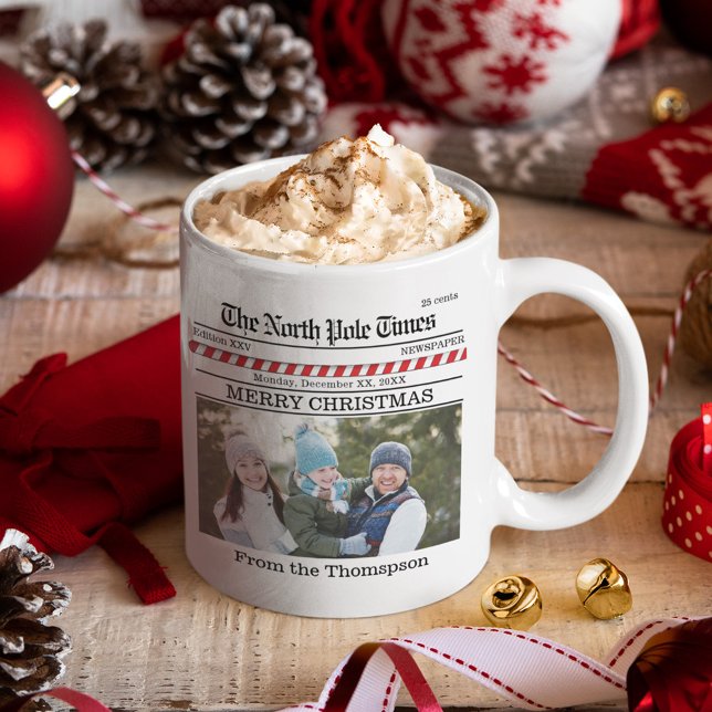 Weihnachten Niedliches Foto Whimsical Zeitung druc Kaffeetasse (Christmas whimsical cute fun Newspaper custom photo mug. )