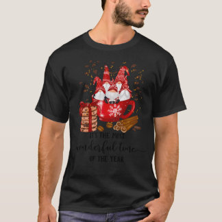 Weihnachten spielt in einer Tasse mit Keksen T-Shirt