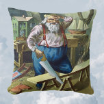 Weihnachten, Weihnachtsfeiertag, Gebäude Spielzeug Kissen<br><div class="desc">Vintage Illustration Frohe Weihnachtsfeiertage mit einer Seite aus dem Buch Santa Claus and Seine Werke. Veröffentlicht von McLoughlin Brothers im Jahr 1889. Die Geschichte erzählt von der Arbeit des Weihnachtsmannes, Spielzeug für alle guten kleinen Jungen und Mädchen auf der ganzen Welt zu machen. Dieses Viktorianische Era-Bild zeigt ein altes, fröhliches...</div>