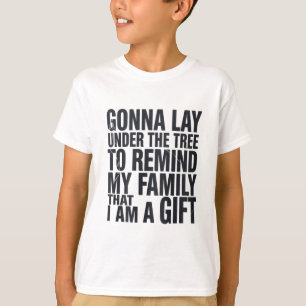 Weihnachten wird unter dem Weihnachtsbaum der Fami T-Shirt