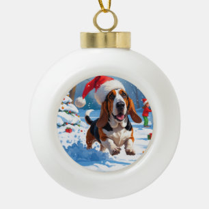 Weihnachtliche Schneeszene mit Basset Hound Keramik Kugel-Ornament
