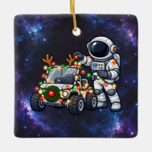 Weihnachts-Astronaut dekoriert einen Mondrover Keramikornament