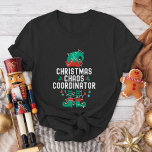 Weihnachts-Elf-Office-Team-Party und Familienanpas T-Shirt<br><div class="desc">Holen Sie sich mit unseren lustigen Weihnachtsfeiern Ihr Büroteam, Ihre Familie oder Ihre Freunde in den Urlaubssgeist! Diese Shirts sind perfekt für Party, Ansammlungen oder Feierlichkeiten geeignet und bieten eine unterhaltsame Drehung für die Ferienzeit. Ob für die Arbeit, familienfreundliche Outfits oder Freunde, diese T-Shirts machen Ihr Foto für die Feriengruppe...</div>