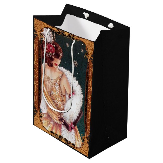 Weihnachts-Flapper-Girl in einem goldenen Glitterk Mittlere Geschenktüte (Vorderseite Schrägansicht)