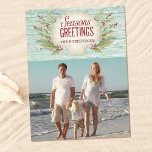 Weihnachts-Foto an der Küste Postkarte<br><div class="desc">Eine Weihnachtskarte an der Küste. Frohe Festtage vom Strand. Eine Muschel und heilig mit Meeresgras und die Worte "Frohe Festtage" schmücken diese Postkarte. Personalisieren Sie es mit Ihrem Namen und Foto,  um Ihren Freunden und Familie zu Weihnachten zu schicken.</div>