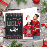 Weihnachts-Foto Nordic Ugly Sweater Fun Chalkboard Feiertagspostkarte<br><div class="desc">"Mögen alle deine Pullover hässlich und hell sein." Feiern Sie den Urlaub im "Stil" mit Ihren hässlichsten, kitschigsten Weihnachtsschwitzen! Auf der links Seite überlagern niedliche, skurrile Bäume, Rentiere, Ziergegenstände und spielerische "Pullover"-Typografie in Rot, Grün und Aqua Blau den Kalkbretthintergrund. Ihr individuelles Foto ist rechts. Ein Baum- und Rentiersymbol, zusammen mit...</div>