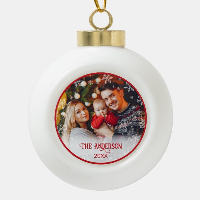 Weihnachts-Foto Rote Keramik Ball Ornament (Vorderseite)