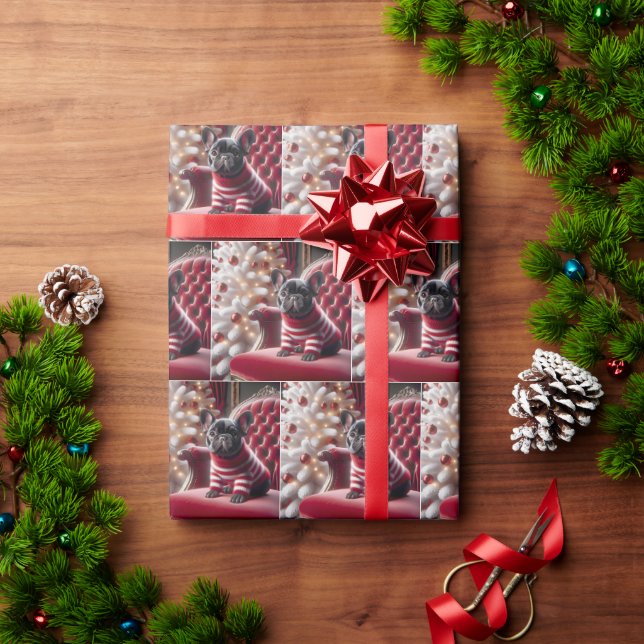 Weihnachts Französischer Bulldog auf rotem Stuhl Geschenkpapier (Feiertagsgeschenk)